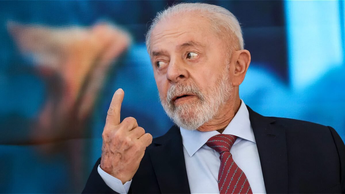 Dólar dispara no Brasil com a rejeição do mercado ao novo pacote fiscal de Lula