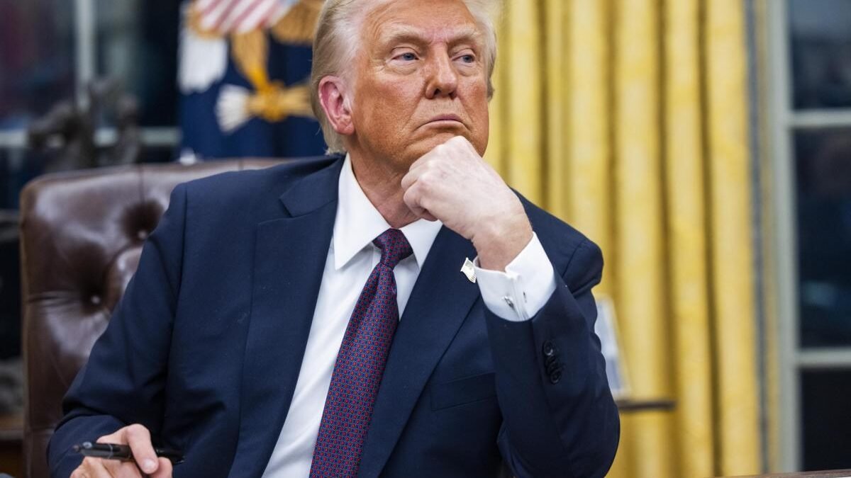 Trump dá o primeiro golpe em Maduro: EUA deixará de comprar petróleo dele