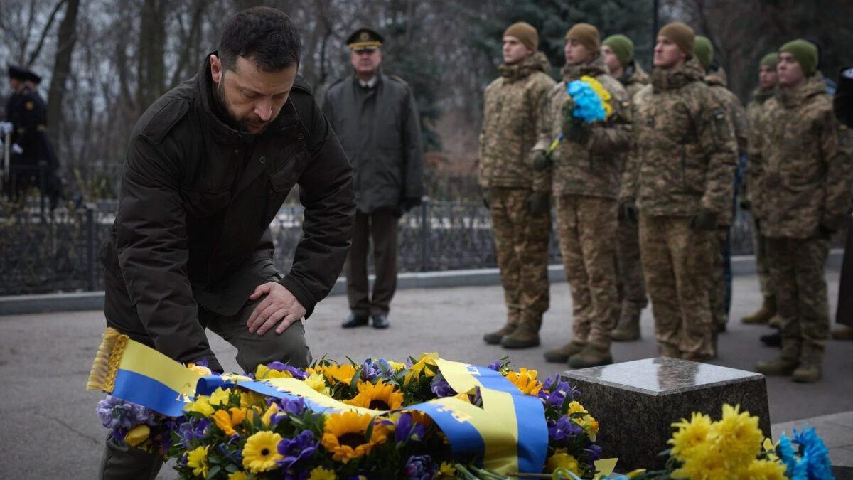 Zelensky presta homenagem aos mortos em Kyiv ao lado de Sanchez e outros líderes estrangeiros
