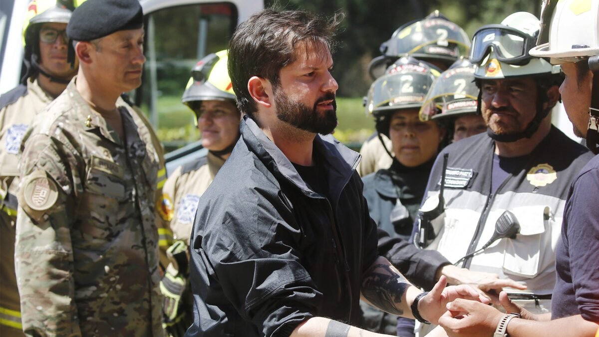 Governo chileno enfrenta nova onda de incêndios sem pagar dívida multimilionária por danos em 2024