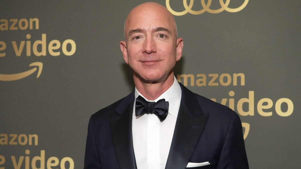 O que está por trás da decisão de Jeff Bezos de mudar a linha editorial do The Washington Post?