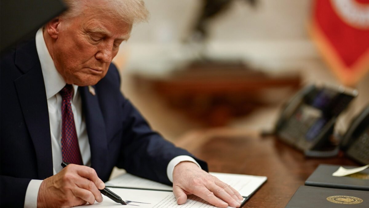 Trump suspende tarifas sobre o México por um mês