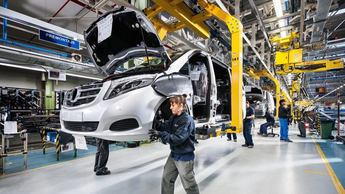 Peças de automóveis fabricadas no México e no Canadá estão isentas das tarifas de Trump