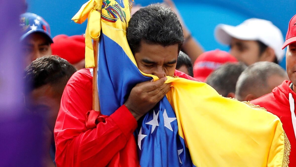 Os funcionários públicos na Venezuela agora trabalharão três dias e 13 horas por semana