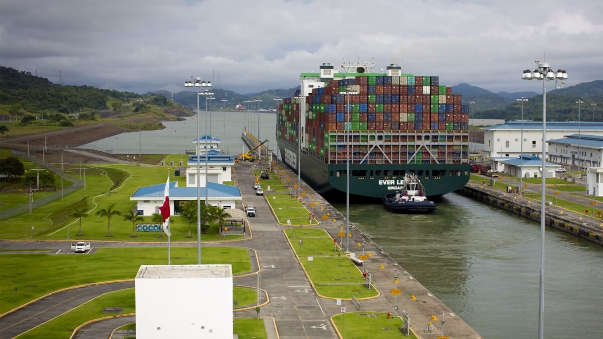 Regime chinês complica venda do Canal do Panamá para evitar ceder a Trump