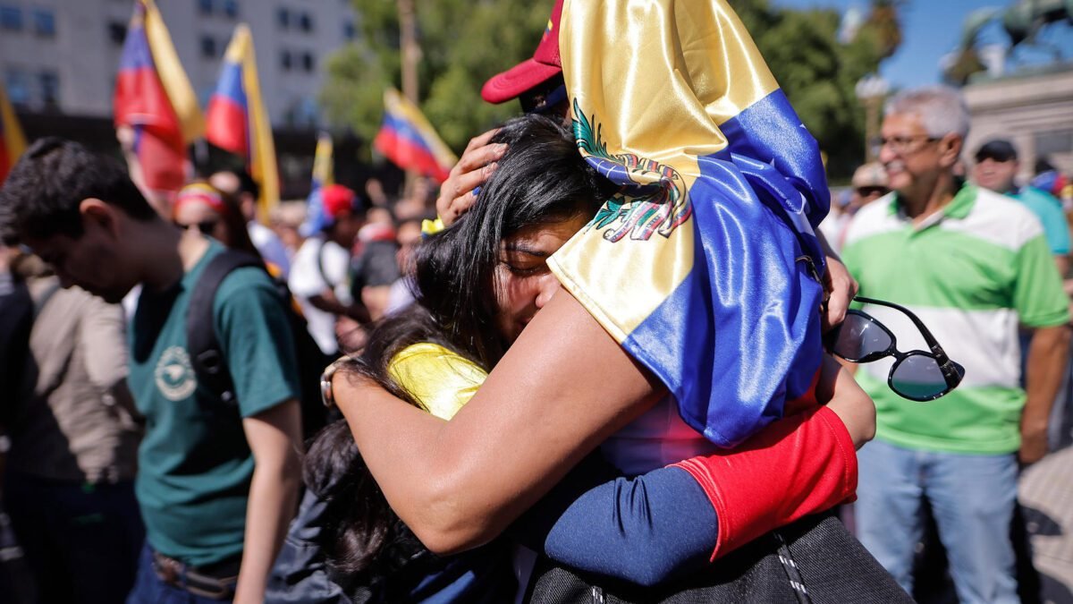 Juíza dos EUA mantém programa para migrantes da Venezuela, Cuba, Nicarágua e Haiti