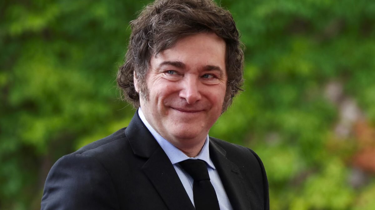 Pobreza cai 14,8% na Argentina enquanto Milei supera inflação