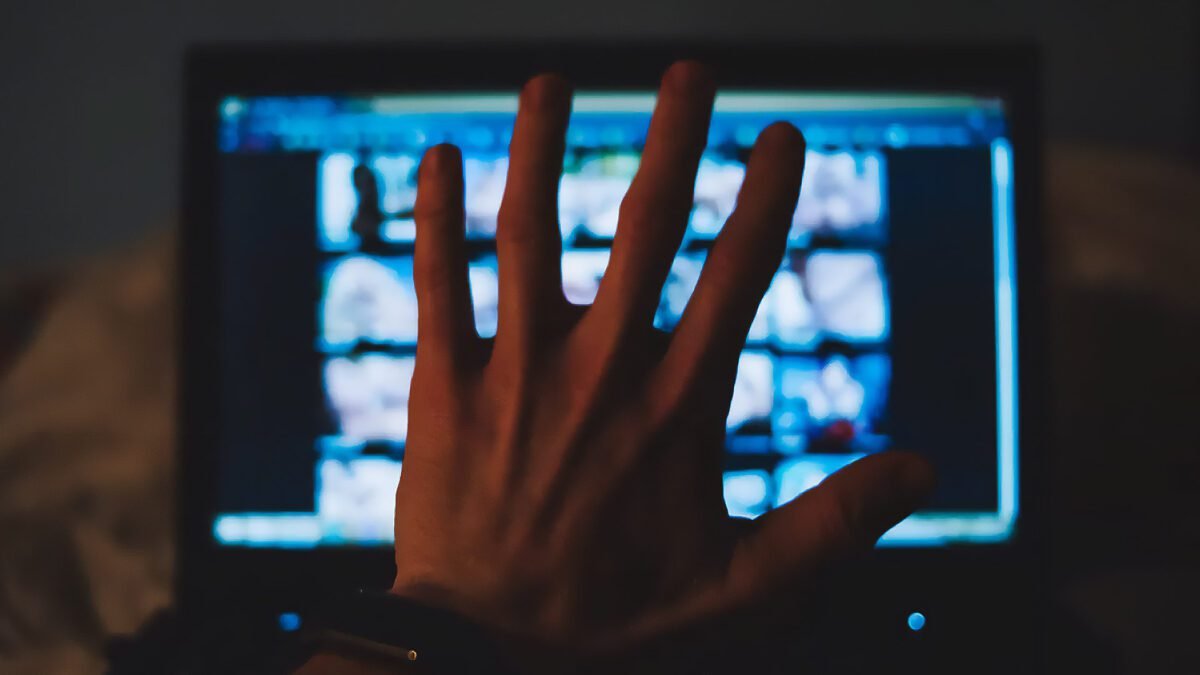 Kidflix, uma das maiores plataformas de vídeos de pedofilia, é exposta