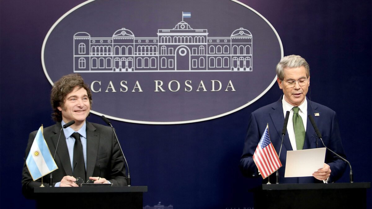 O secretário do Tesouro dos EUA elogia e apoia Milei: “Ela teve a coragem de se opor ao establishment.”