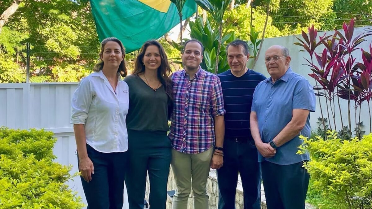 Reféns foram “resgatados” da embaixada argentina na capital venezuelana e estão nos EUA