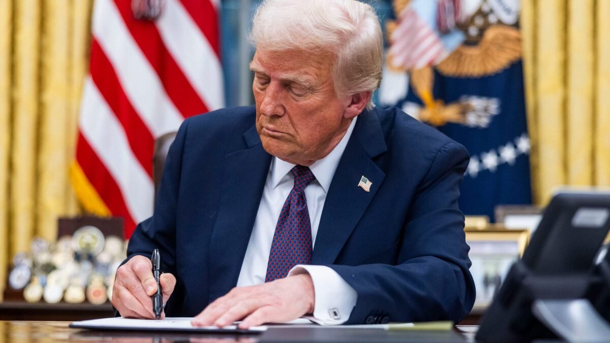 Trump ameaça impor sanções a países que comprarem petróleo do Irã