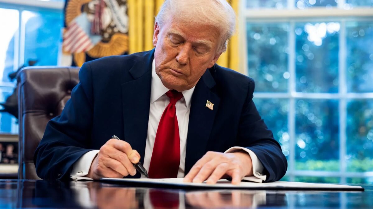 Trump assina uma ordem nesta segunda-feira para reduzir o preço de medicamentos prescritos em até 80%