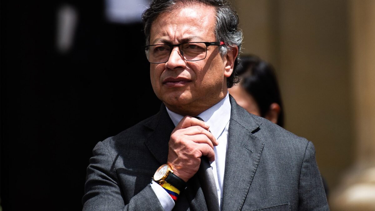 Petro desafia o Senado e ameaça desrespeitar a separação de poderes