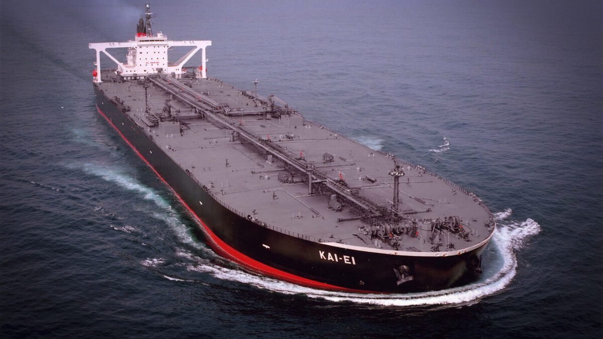 Embarques de petróleo venezuelano para os EUA caem para o menor nível em um ano