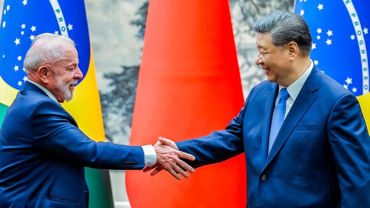 A mão da China comunista na regulação das redes no Brasil