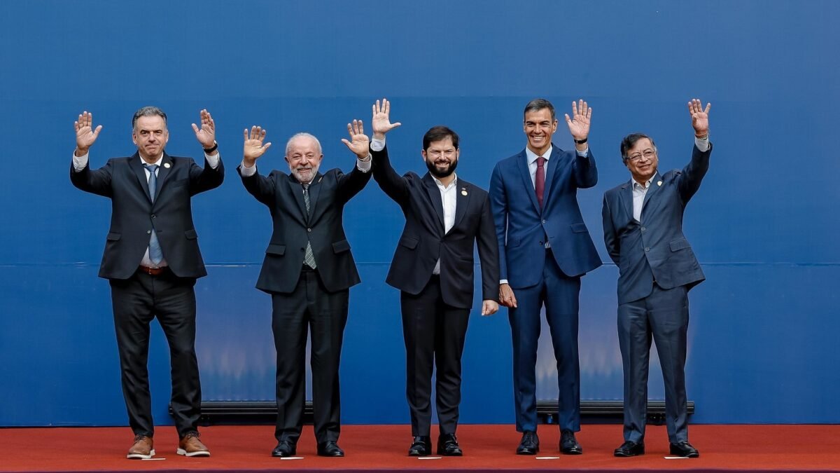 A nova mutação da esquerda sob a falsa aparência de democracia