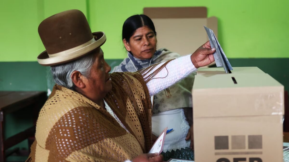 Entre o desencanto e o voto oculto na Bolívia: na intimidade das urnas