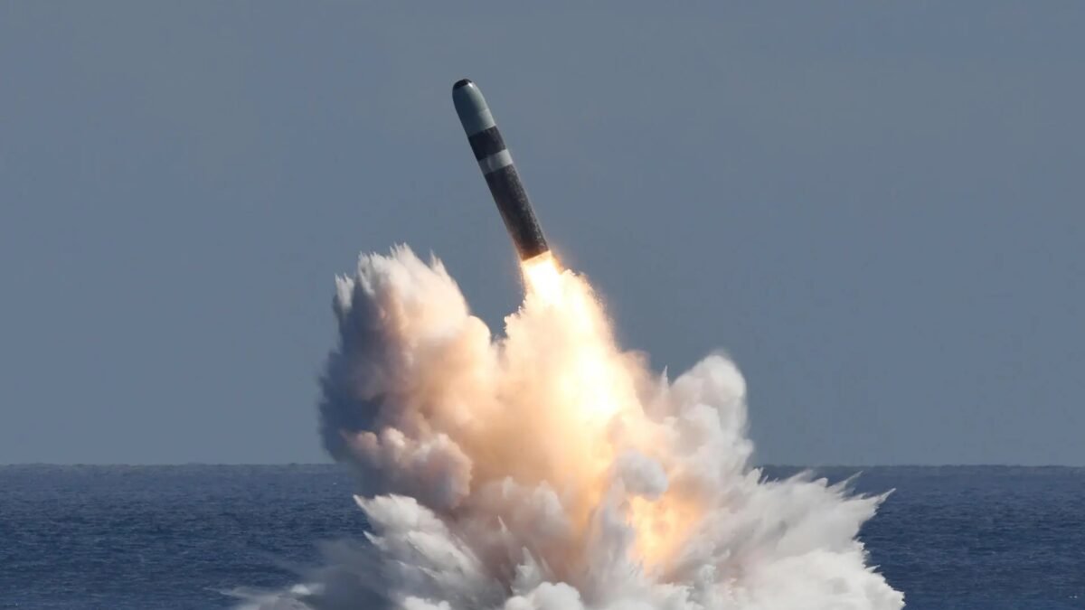 Os EUA testam mísseis de longo alcance na Flórida em meio a tensões com a Venezuela