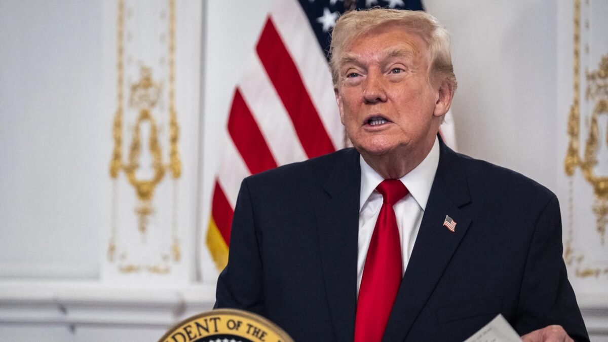 Trump avisa que “em breve” iniciará ações terrestres contra os “traficantes de drogas da Venezuela”