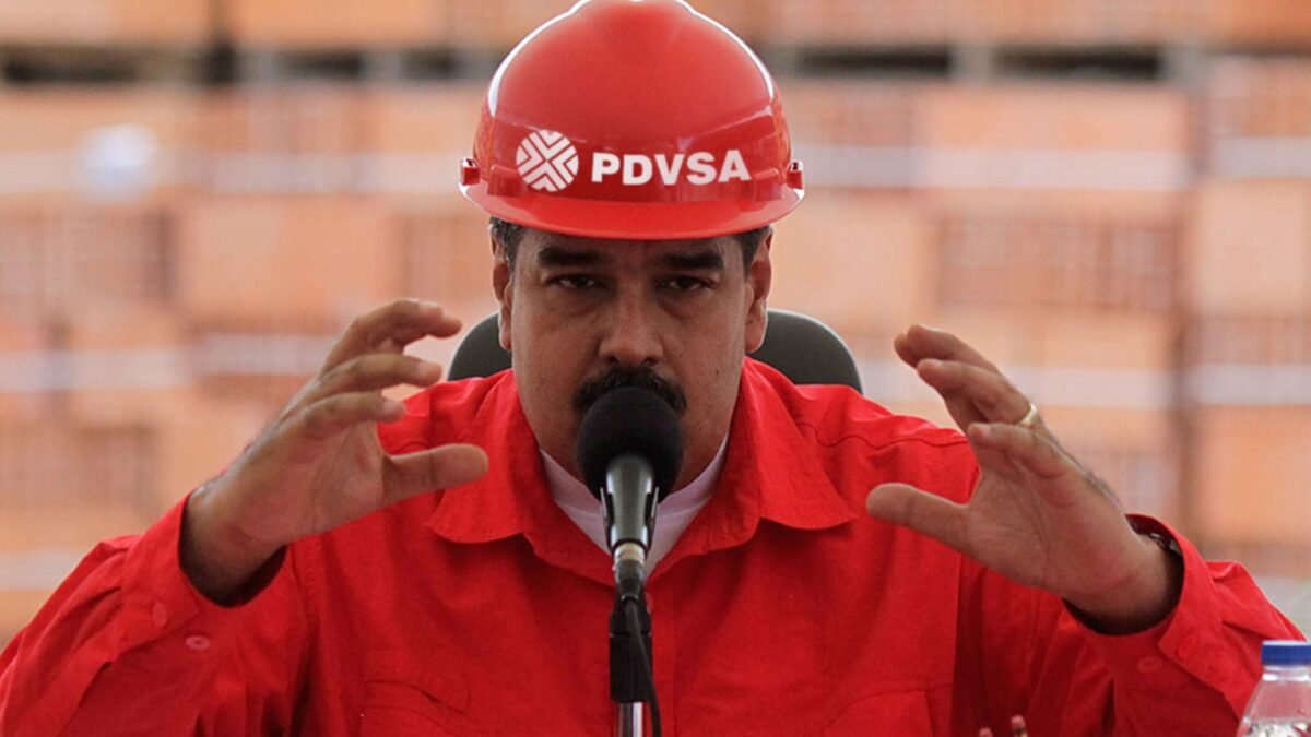 Maduro reduz em 80% os envios de petróleo para Cuba