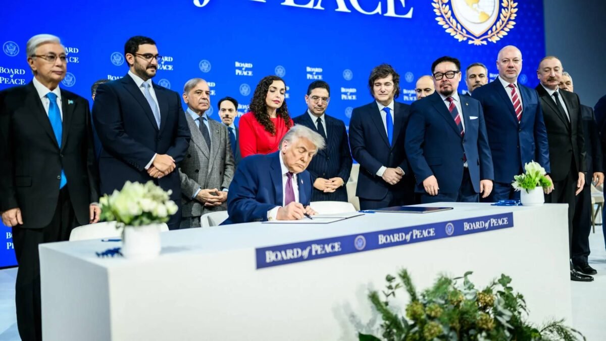 Trump recebe representantes de mais de 40 países na primeira reunião do seu Conselho de Paz