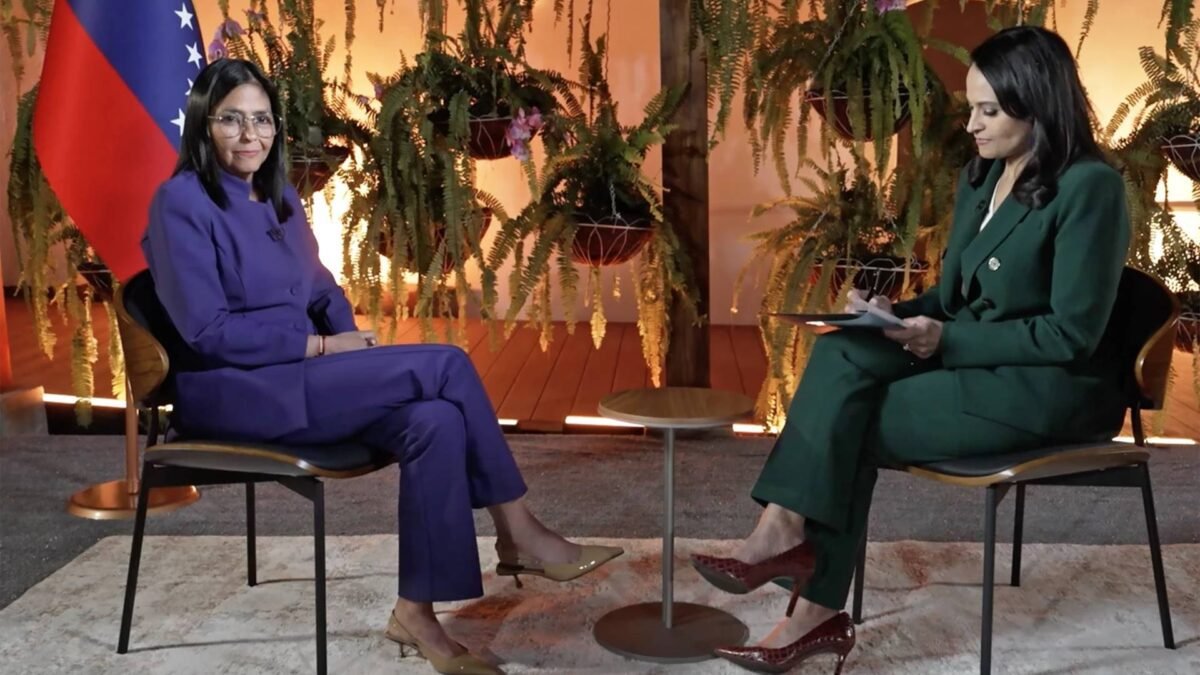 Delcy Rodríguez afirma que haverá eleições “livres e justas” na Venezuela, mas não dá prazos