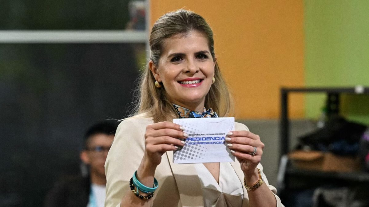 A candidata do partido governista Laura Fernández vence as eleições presidenciais na Costa Rica