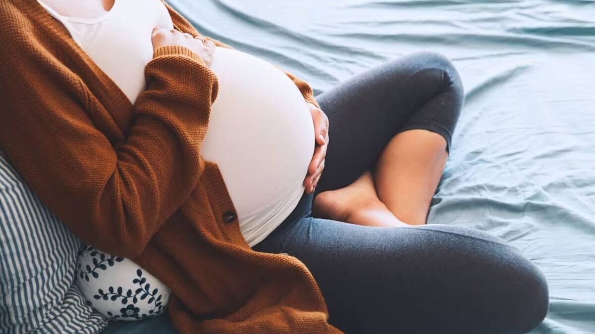 Delírio sem limites: Parlamento Europeu decide que não só as mulheres biológicas podem engravidar