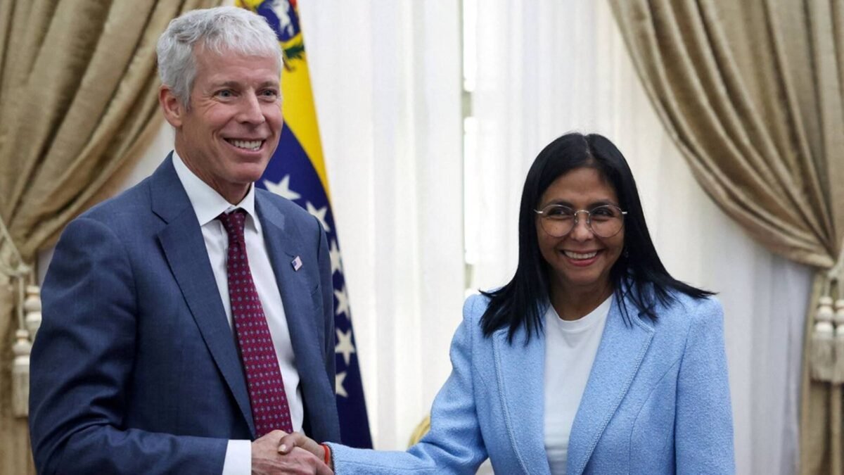 Vendas de petróleo venezuelano ultrapassam US$ 1 bilhão, afirma EUA
