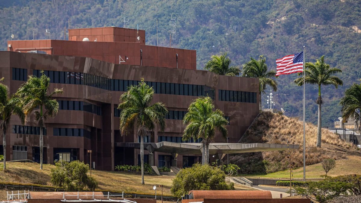 A Embaixada dos EUA na Venezuela retomou oficialmente suas operações
