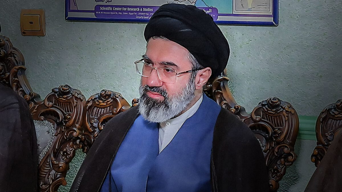 Novo líder supremo do Irã desafia os EUA: “O Estreito de Ormuz deve permanecer fechado”