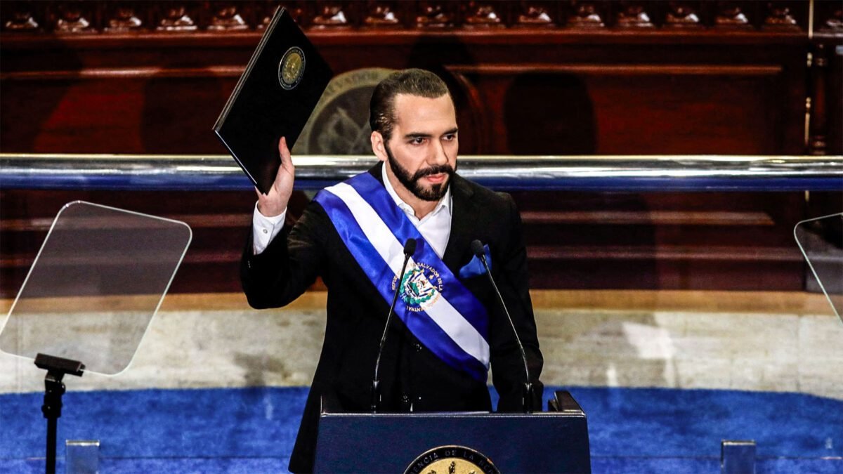 Assembleia de El Salvador aprova prisão perpétua para menores