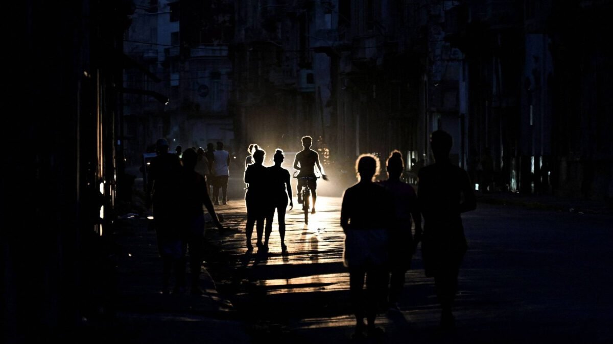 Crise energética em Cuba obriga o regime a reduzir horas de propaganda na televisão