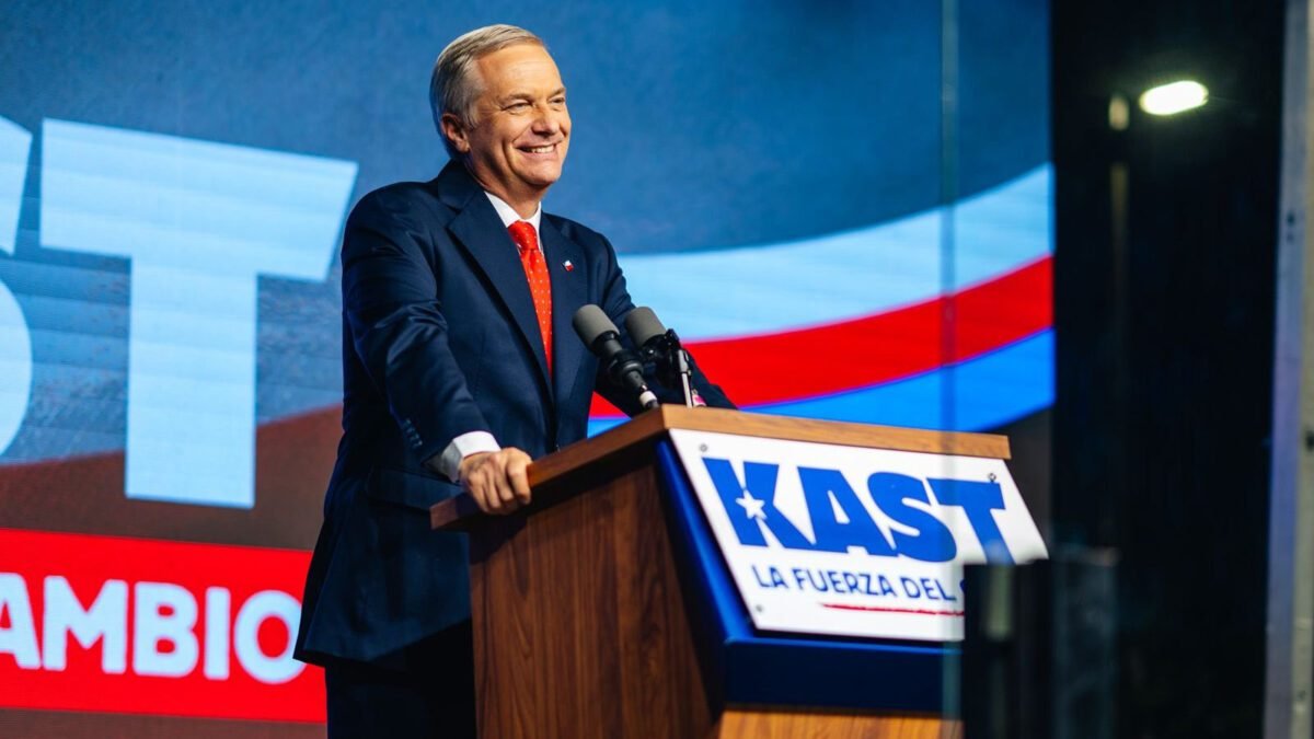 Kast, pronto para uma transferência de poder sem improvisações e cercado por líderes estratégicos da região