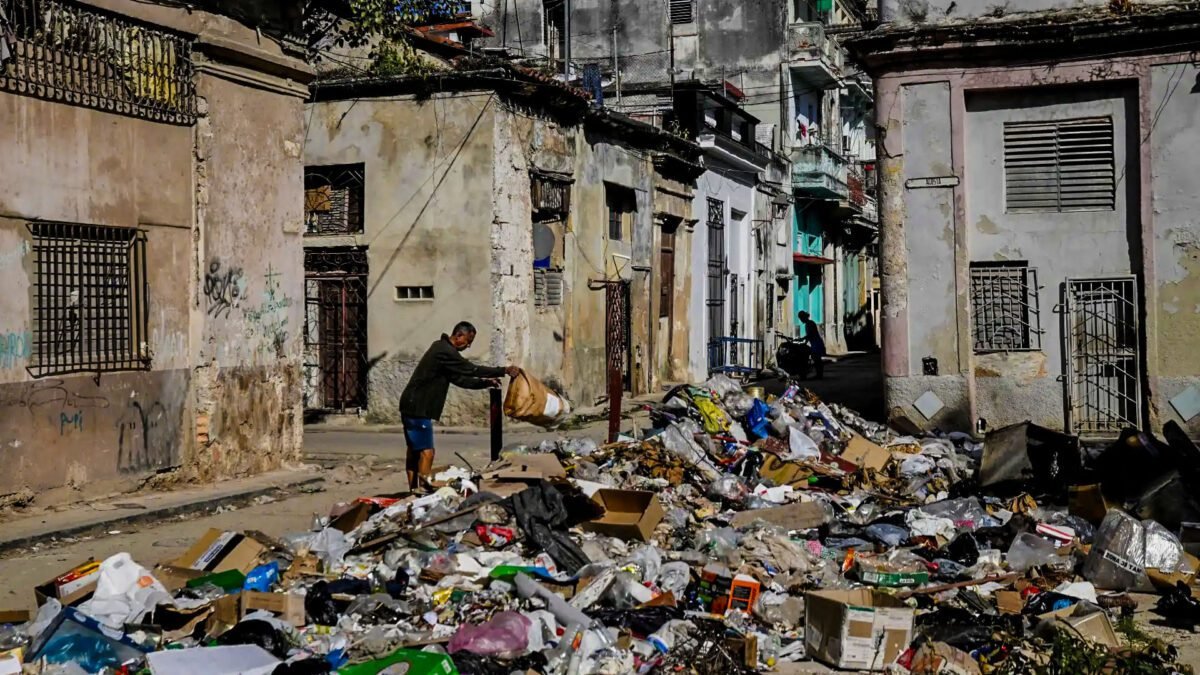 Cuba afunda-se no lixo e o regime agrava a situação com a incineração a céu aberto