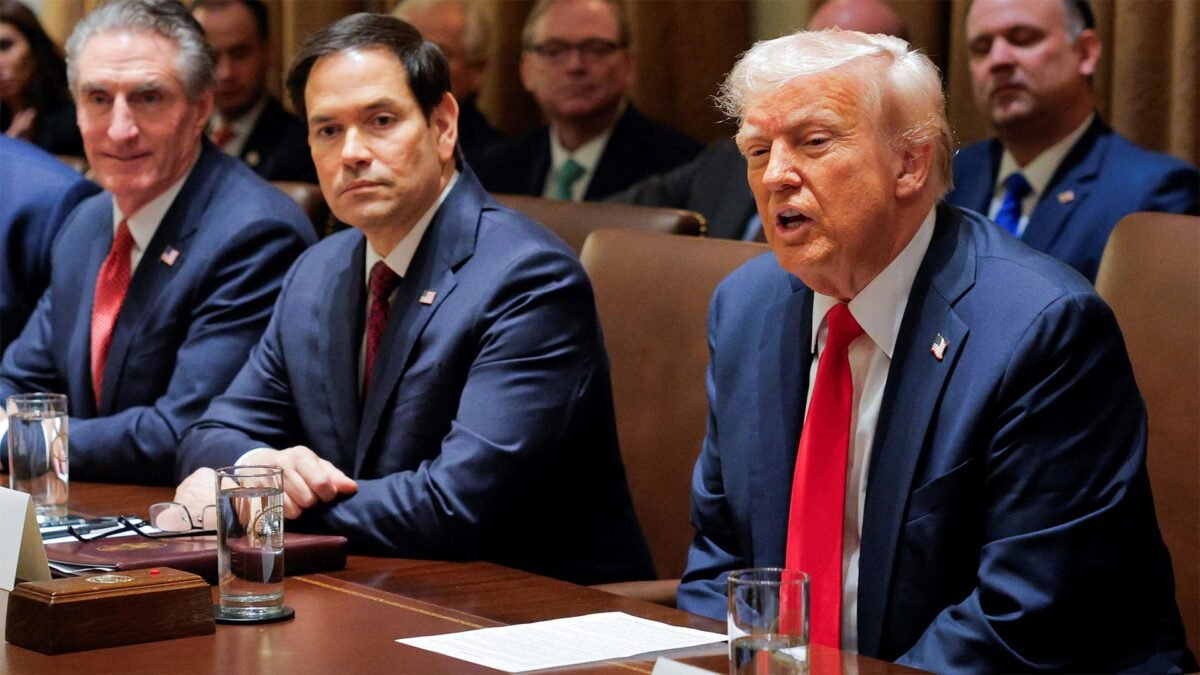 Trump se vangloria da produção de petróleo da Venezuela e de sua popularidade no país