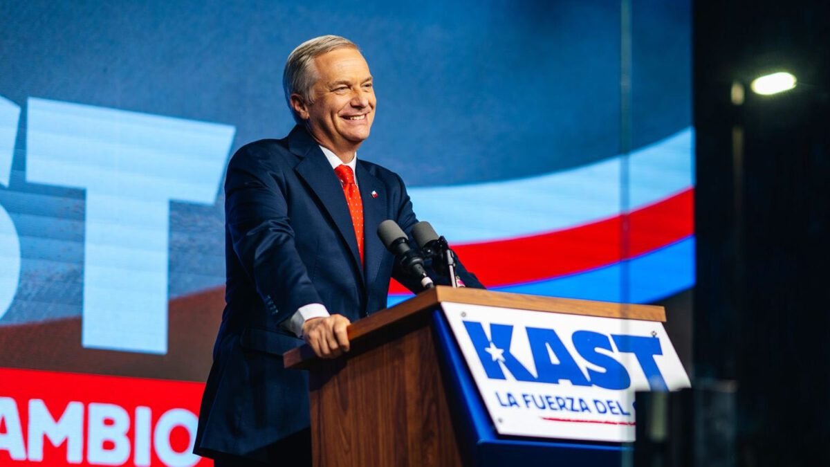 Nova era no Chile: Kast expulsa 40 imigrantes ilegais e estima-se que ocorram três voos de deportação por mês