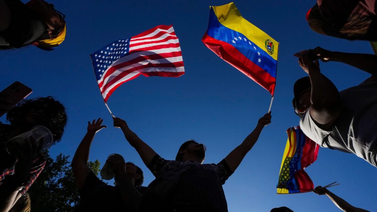 EUA declara concluída a primeira fase da transição na Venezuela e buscam condições para eleições livres