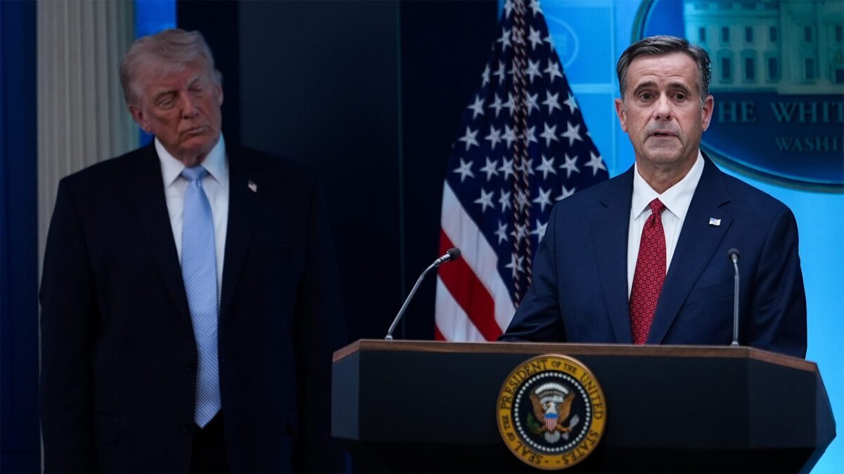 Diretor da CIA chegou em Cuba com um ultimato para o regime