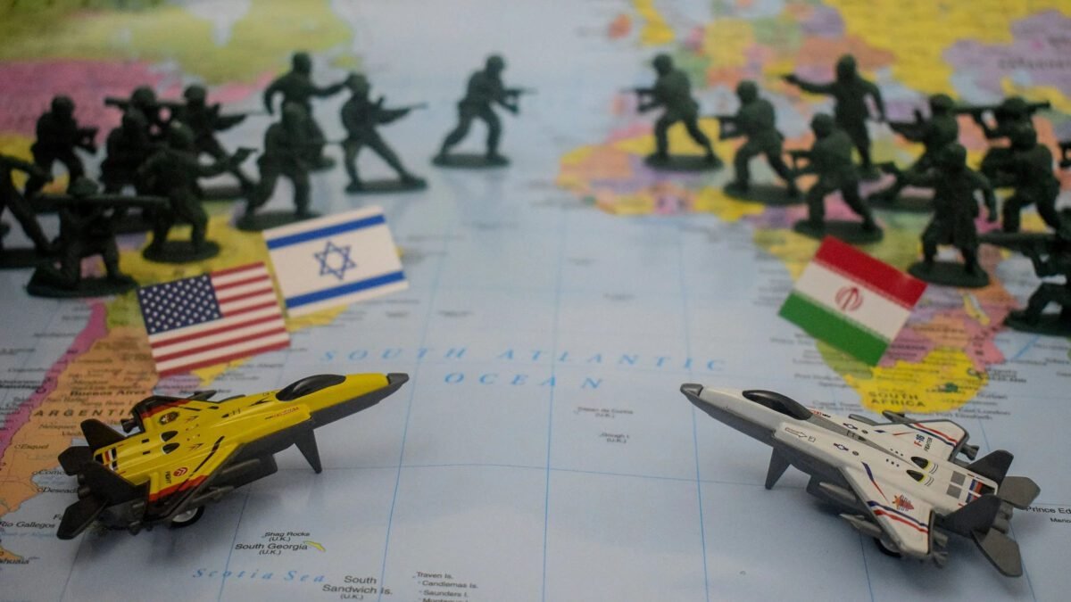 Como as divergências entre Israel, os EUA e o Irã estão deixando o tratado de paz à beira do colapso