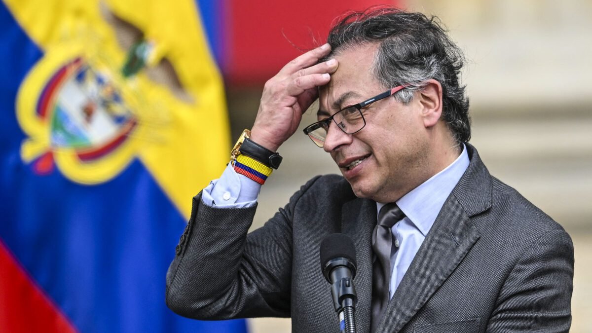 Gustavo Petro é suspenso do cargo de presidente da Colômbia: entenda o caso