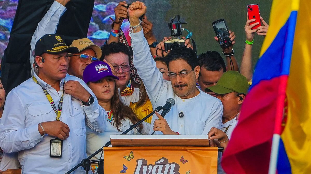 Eleição na Colômbia: Campanha de Cepeda aberta aos ex-guerrilheiros e intolerante com os opositores