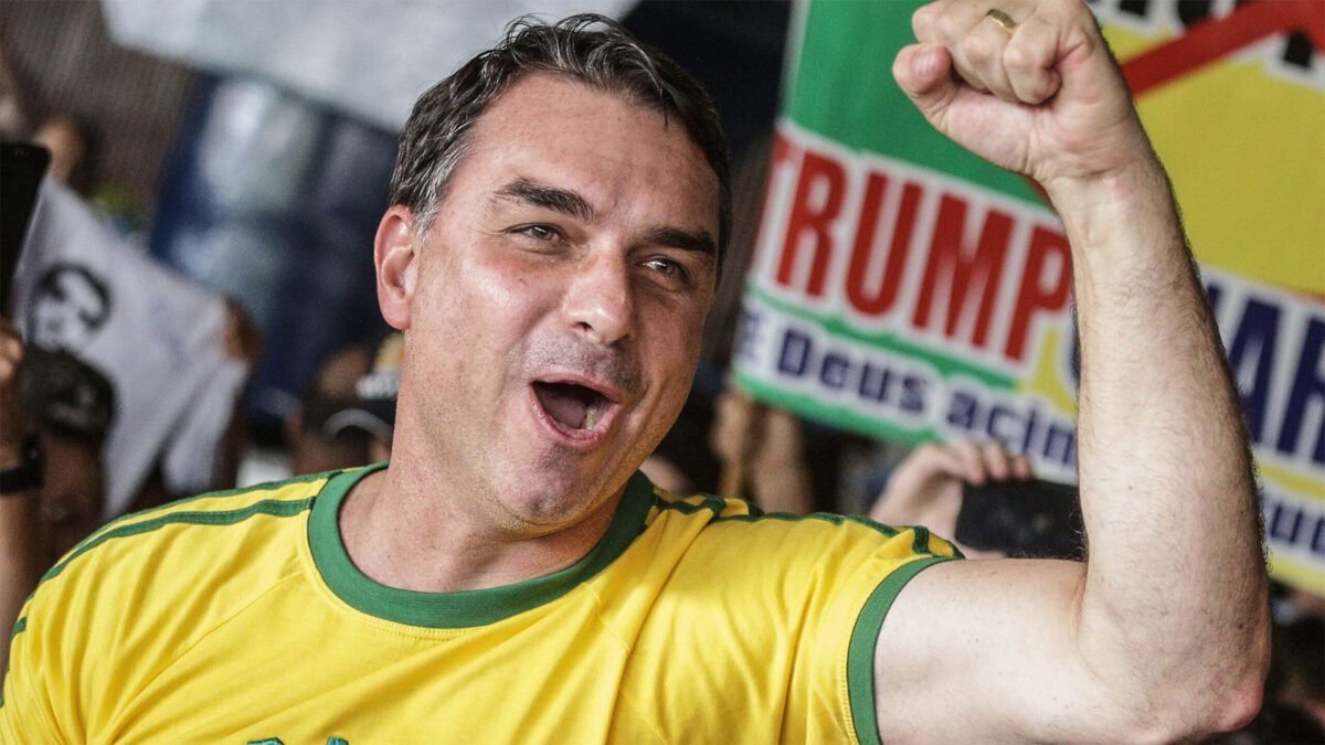 “Flávio Bolsonaro tem boas chances de derrotar Lula”, afirma analista argentino, e faz outras previsões