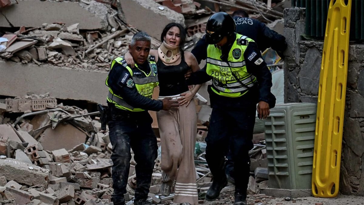 As ruas, refúgio de milhares de moradores de Caracas após os terremotos que abalaram a Venezuela